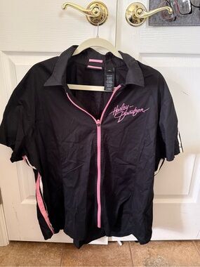 Harley-Davidson Black Tee with Pink Zip and Gold Script